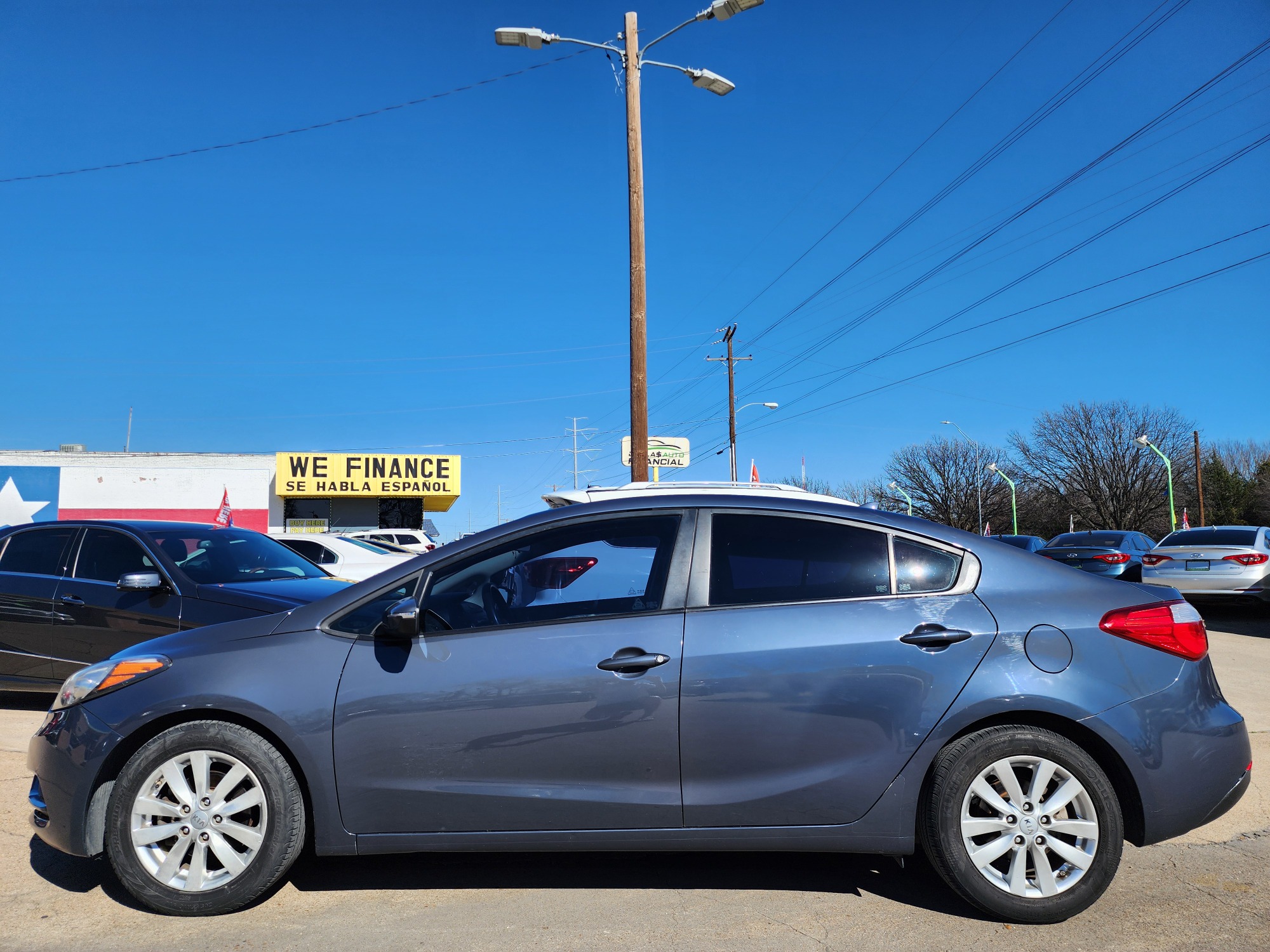 2016 BLUE Kia Forte LX (KNAFX4A65G5) with an 1.8L L4 DOHC 16V engine, 6-Speed Automatic transmission, located at 2660 S.Garland Avenue	, Garland, TX, 75041, (469) 298-3118, 32.885387, -96.656776 - Photo #6